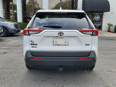Used 2020 Toyota RAV4 XLE image 5