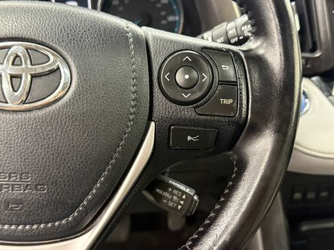 Used 2017 Toyota RAV4 XLE AWD/4WD image 29