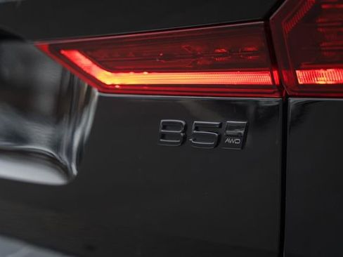 New 2026 Volvo XC60 B5 Ultra w/ Protection Package Premier image 8