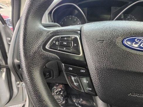 Used 2017 Ford Focus SEL FWD image 17