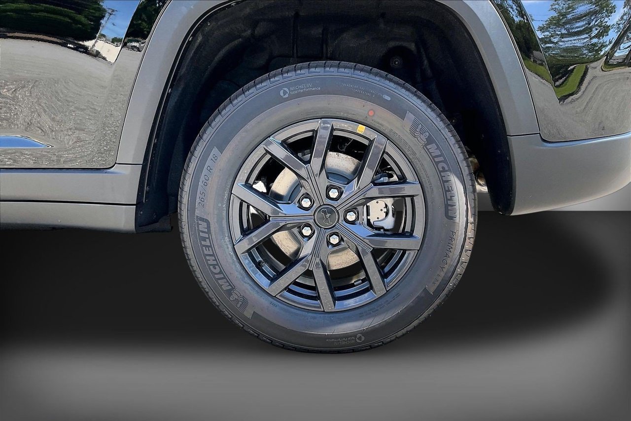 New 2027 Jeep Grand Cherokee Altitude AWD/4WD image 33