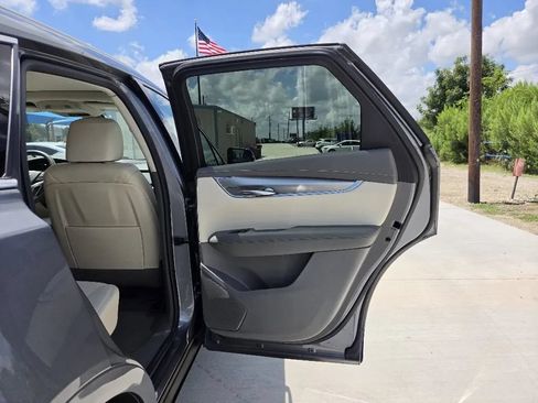 Used 2021 Cadillac XT5 Premium Luxury FWD image 18