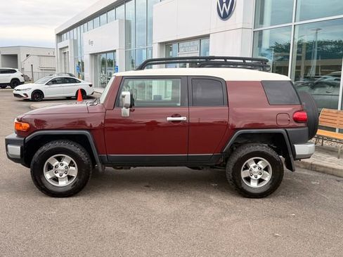 Used 2008 Toyota FJ Cruiser 4WD image 2