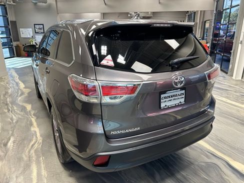 Used 2015 Toyota Highlander XLE AWD/4WD image 37
