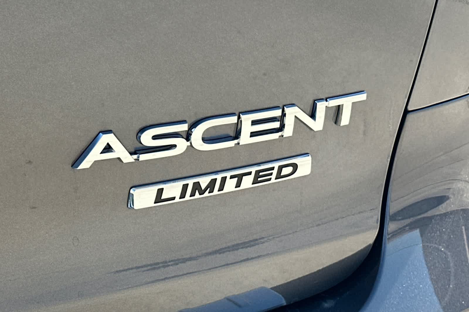 Used 2025 Subaru Ascent Limited w/ Popular Package #1 AWD/4WD image 28