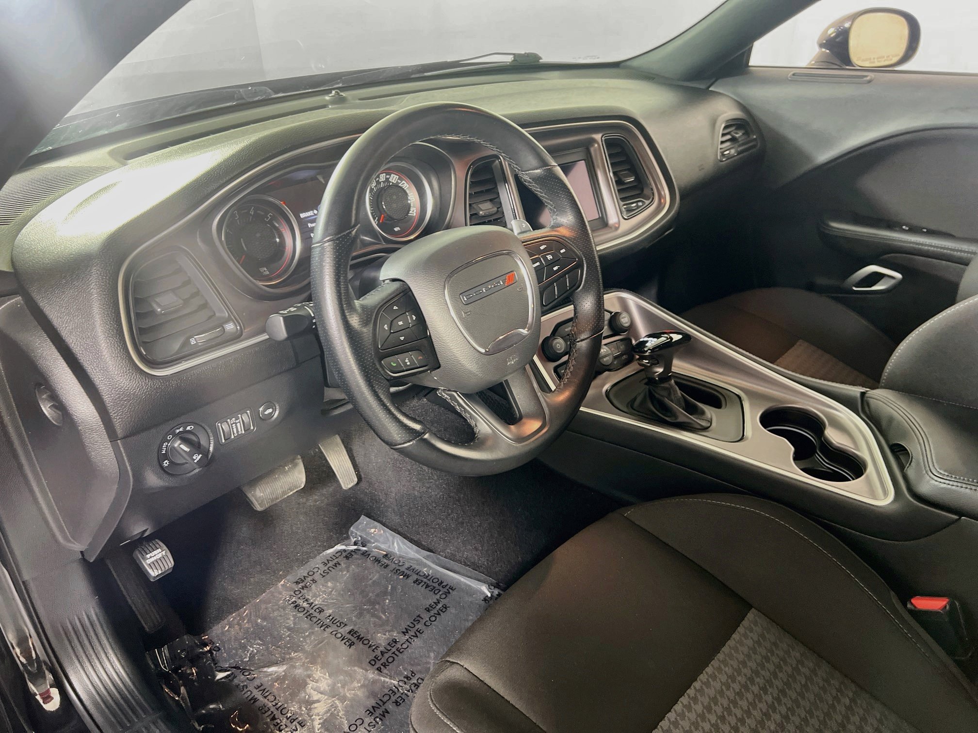 Used 2022 Dodge Challenger R/T RWD image 9