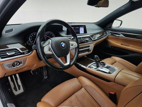 Used 2019 BMW 750i xDrive w/ Executive Package AWD/4WD image 10