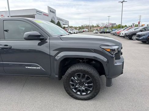 Used 2024 Toyota Tacoma SR5 AWD/4WD image 4