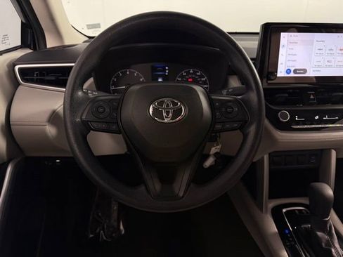 Used 2024 Toyota Corolla Cross L image 20
