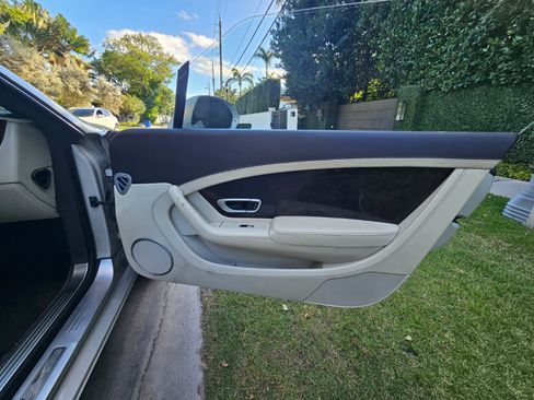 Used 2014 Bentley Continental GT image 27