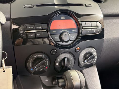 Used 2011 MAZDA MAZDA2 Sport FWD image 18
