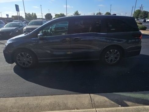 Used 2025 Honda Odyssey Touring image 4