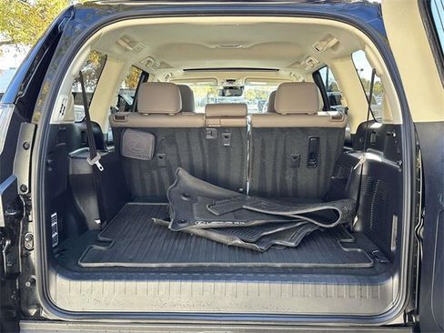 Used 2022 Lexus GX 460 Premium image 8