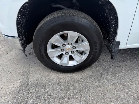 Used 2025 Chevrolet Silverado 1500 LT AWD/4WD image 10