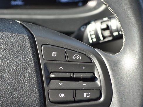 Used 2024 Hyundai Venue SEL image 21