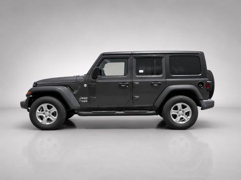 Used 2019 Jeep Wrangler Unlimited Sport S AWD/4WD image 2