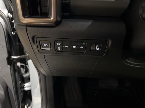 New 2025 GMC Hummer EV 2X image 20