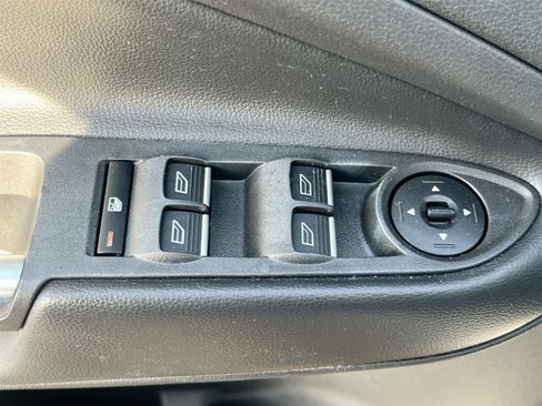 Used 2019 Ford Escape SEL image 17