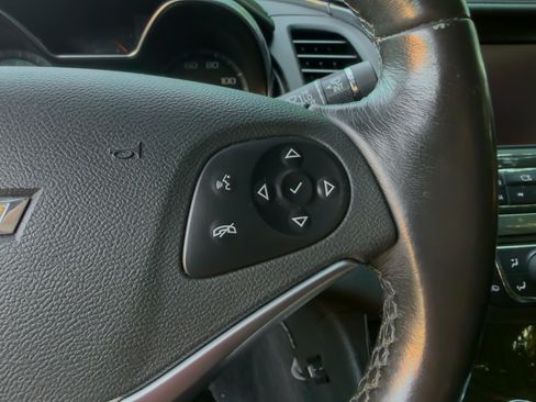 Used 2019 Chevrolet Impala LT FWD image 8