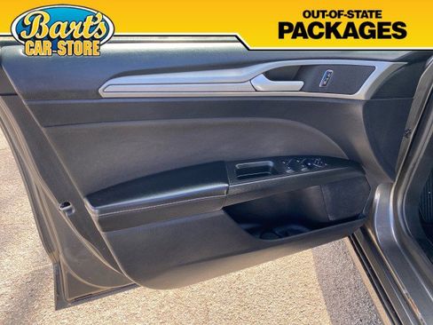 Used 2020 Ford Fusion SE image 23