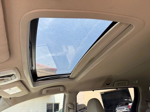 Used 2016 Toyota Sienna XLE w/ XLE Navigation Package FWD image 11