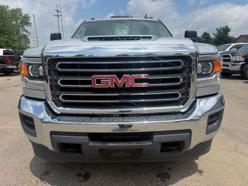 Used 2019 GMC Sierra 2500 4x4 Crew Cab w/ Sierra Convenience Package image 3