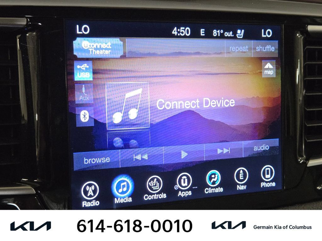 Used 2017 Chrysler Pacifica Limited w/ UConnect Theater Package FWD image 23