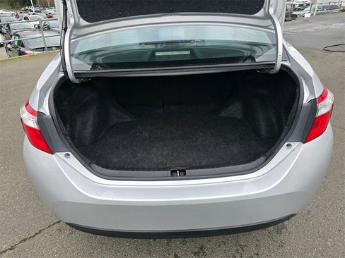 Used 2015 Toyota Corolla LE image 14