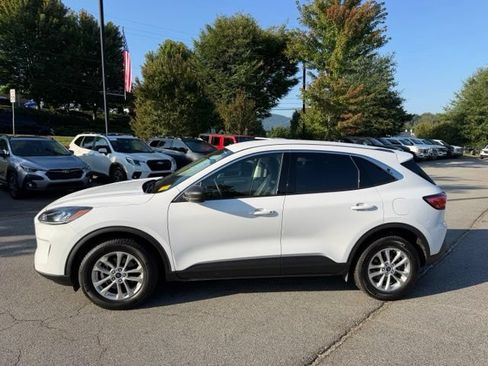 Used 2022 Ford Escape SE w/ Convenience Package AWD/4WD image 2