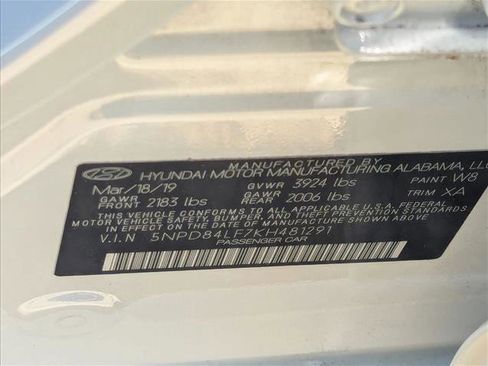 Used 2019 Hyundai Elantra Limited FWD image 22