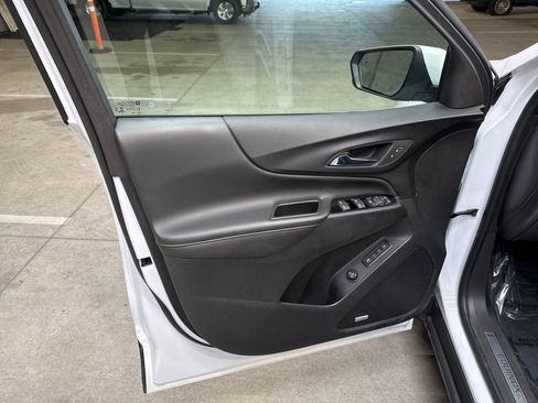 Used 2023 Chevrolet Equinox Premier image 15