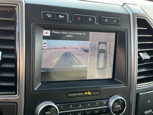 Used 2019 Ford Expedition Max Platinum image 19