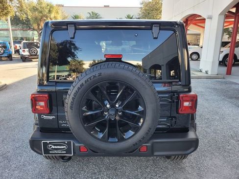 Certified 2025 Jeep Wrangler Unlimited Sahara image 13