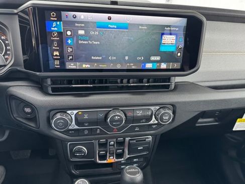 New 2026 Jeep Gladiator Sport image 17