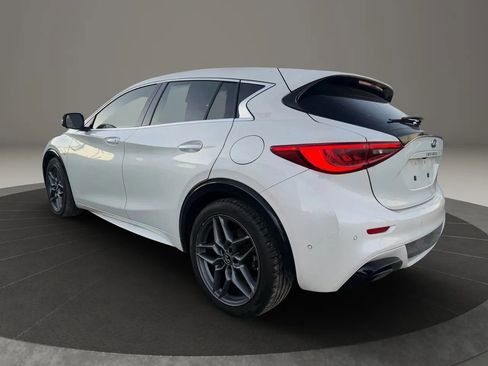 Used 2018 INFINITI QX30 Sport image 7