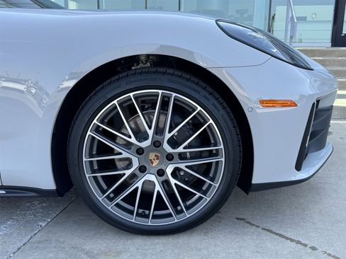 New 2025 Porsche Panamera 4 image 11