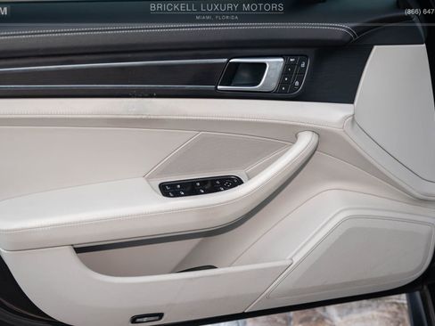 Used 2022 Porsche Panamera GTS image 15