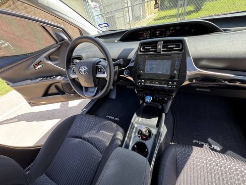 Used 2016 Toyota Prius Two FWD image 32