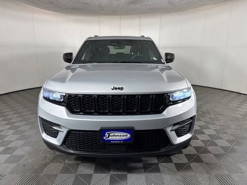 Certified 2023 Jeep Grand Cherokee Altitude AWD/4WD image 2