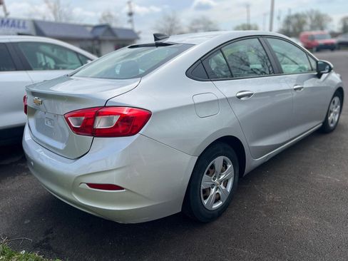 Used 2017 Chevrolet Cruze LS FWD image 8