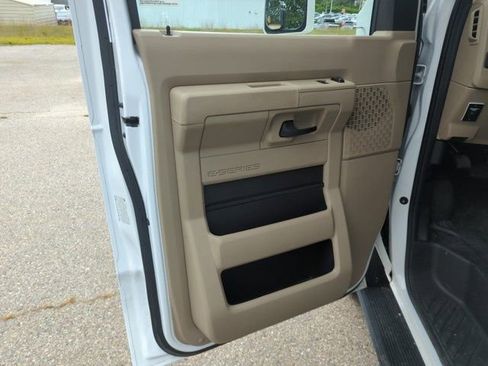 Used 2023 Ford E-450 and Econoline 450 Super Duty w/ Motorhome Prep Package image 21