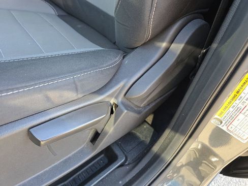 Used 2019 Ford Escape S image 18