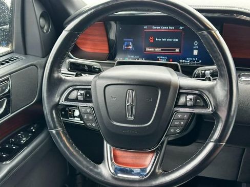 Used 2024 Lincoln Navigator Premiere image 14