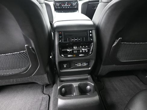 Used 2023 Jeep Grand Cherokee L Limited AWD/4WD image 19