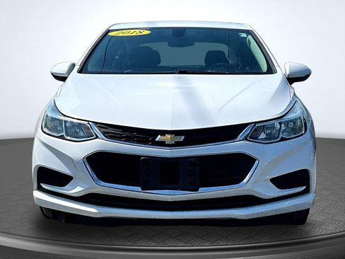 Used 2018 Chevrolet Cruze LS FWD image 2