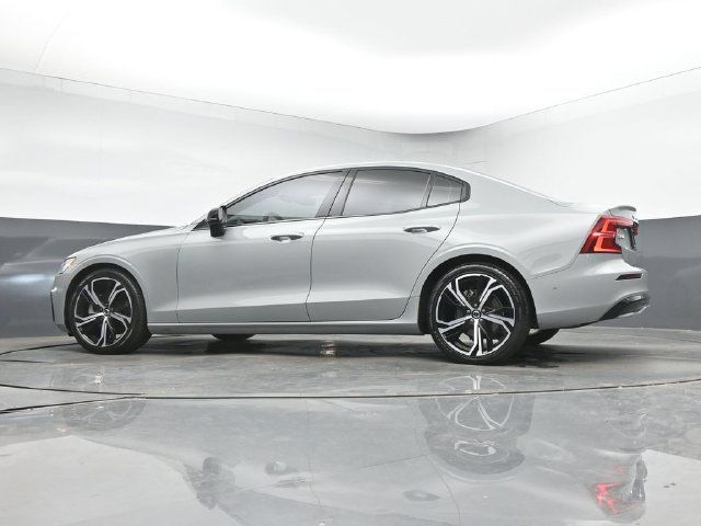 Used 2025 Volvo S60 B5 Plus FWD image 40