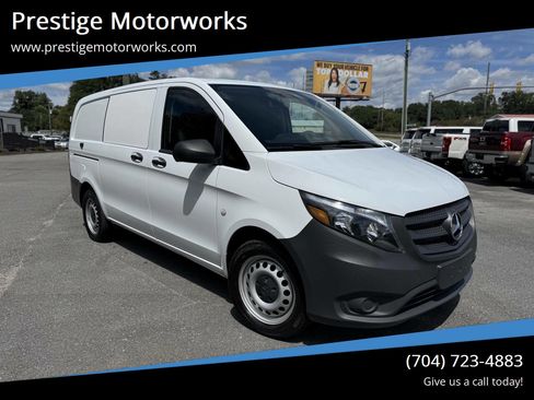 Used 2021 Mercedes-Benz Metris image 1