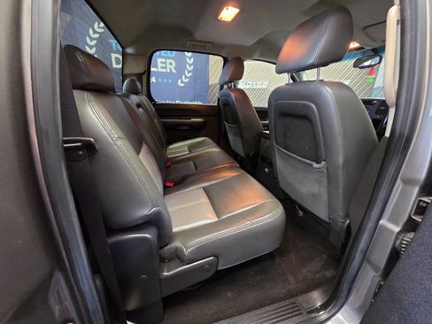 Used 2009 GMC Sierra 1500 SLE w/ Power Pack Plus AWD/4WD image 29