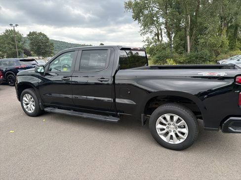 Used 2024 Chevrolet Silverado 1500 Custom AWD/4WD image 2