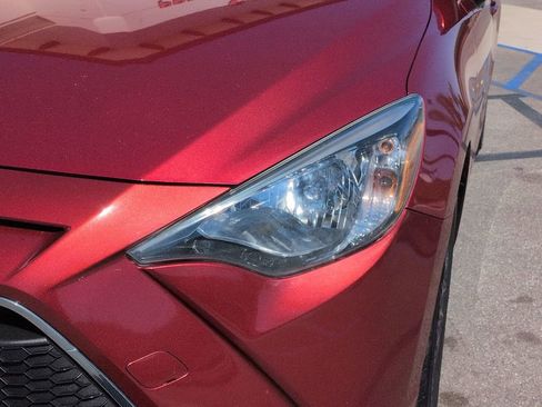 Used 2019 Toyota Yaris LE image 10